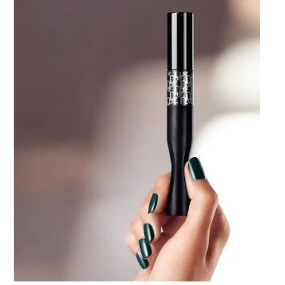 DIOR PUMP'N'VOLUME VOLUME SQUEEZABLE BLACK MASCARA - Picture 2 of 6